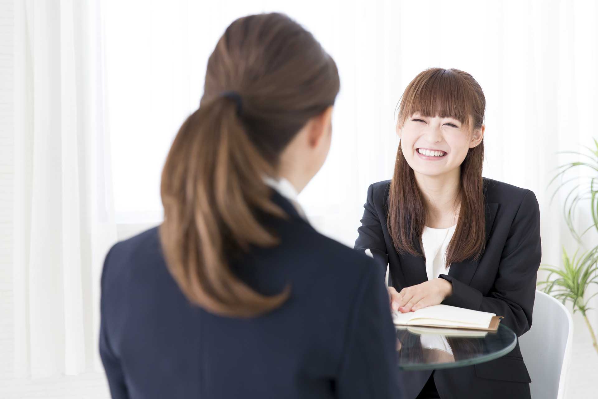 質問するときには、メモ用紙とペンを持つ。 | 本音を聞き出す30の上手な質問法 | HAPPY LIFESTYLE