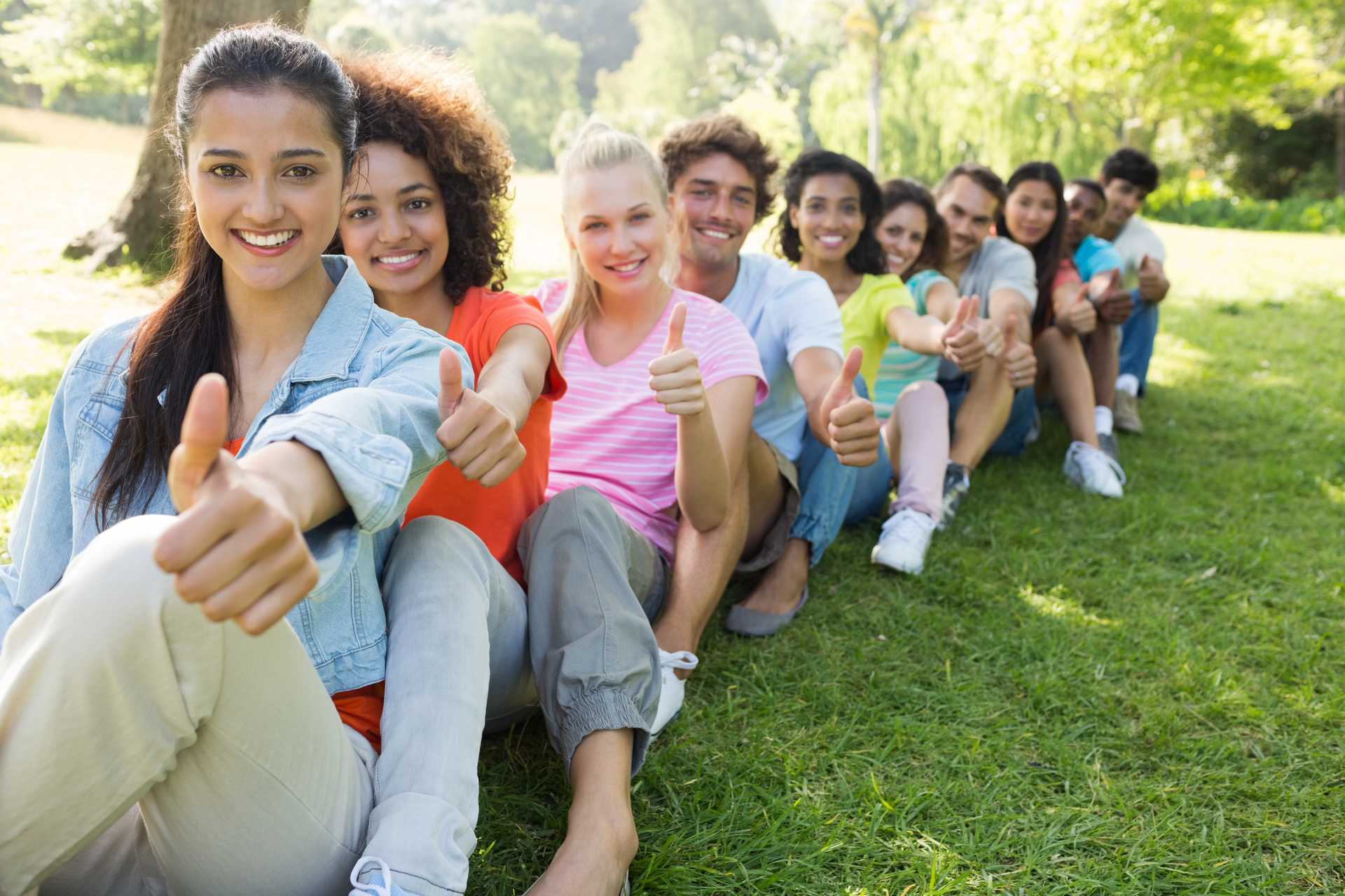 外国人の友人を作るだけで、世界観を広げることができる。 大学生がしておきたい30のこと HAPPY LIFESTYLE