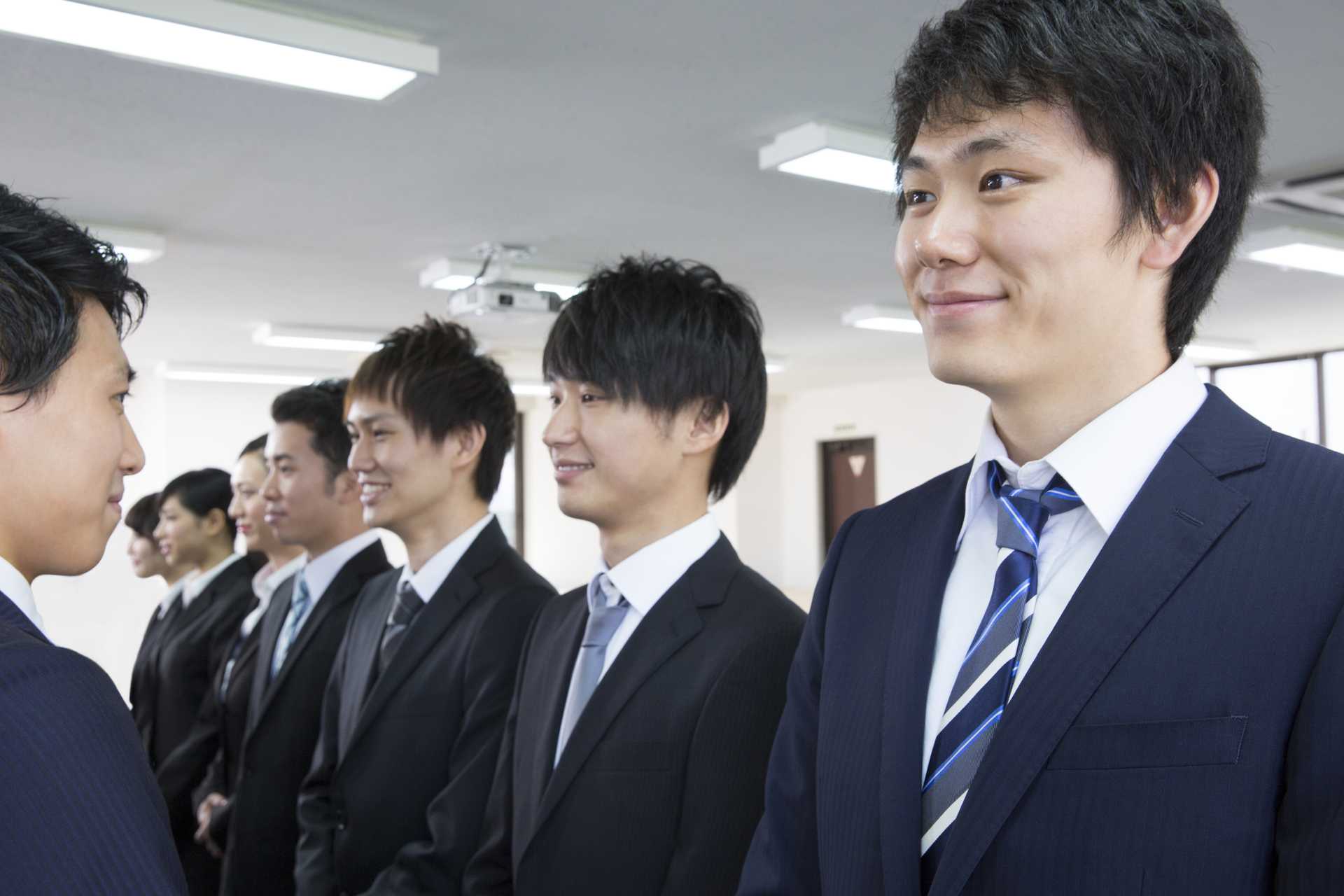 体育会系は、就職活動に有利なのか。 就職活動の30の噂と真実 HappyLifeStyle 体育会系は、就職活動に有利なのか。 就職活動の30の噂と真実 HappyLifeStyle