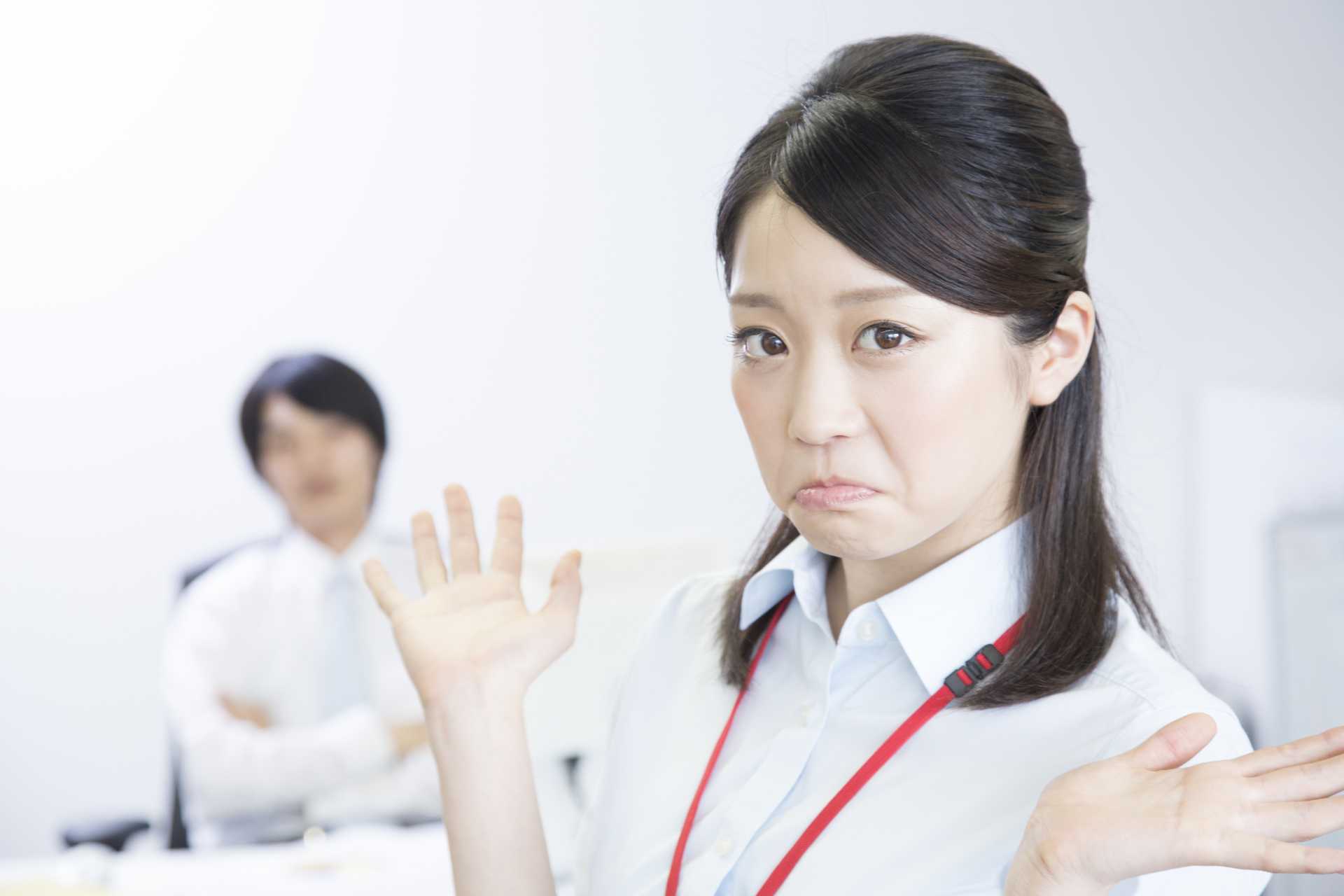 関係ない人まで、名刺を渡しすぎない。 | 名刺交換の30のマナー