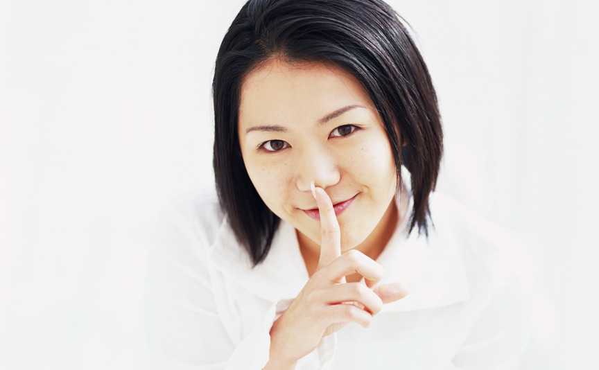 私語は慎む。雑音には注意する。 | 舞台観劇で心がけたい30のマナー | HAPPY LIFESTYLE