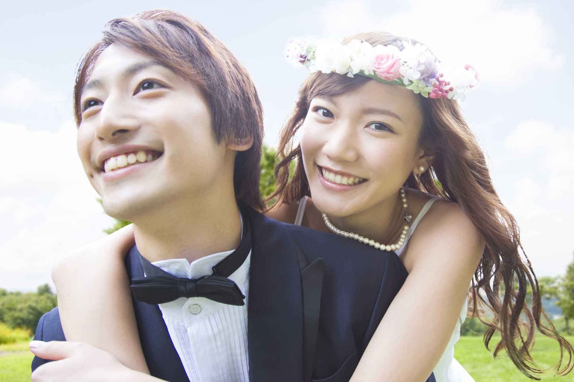 遠距離恋愛を乗り越えて結婚したカップルを、素直に尊敬する。 遠距離恋愛を結婚に導く30の方法 HAPPY LIFESTYLE