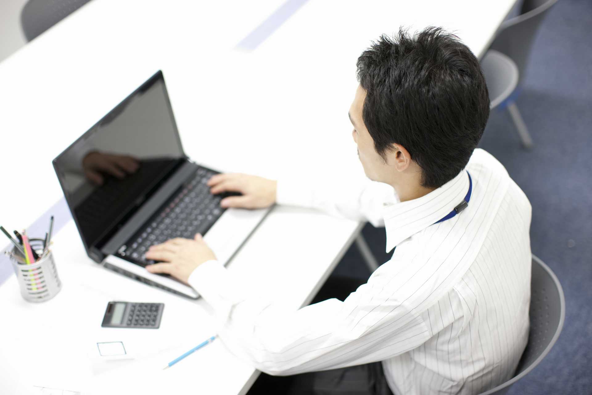 仕事ができない人は だらだらしながら仕事をするのが好き 仕事ができる人は 集中して仕事をするのが好き 仕事ができる人とできない人の30の違い Happy Lifestyle