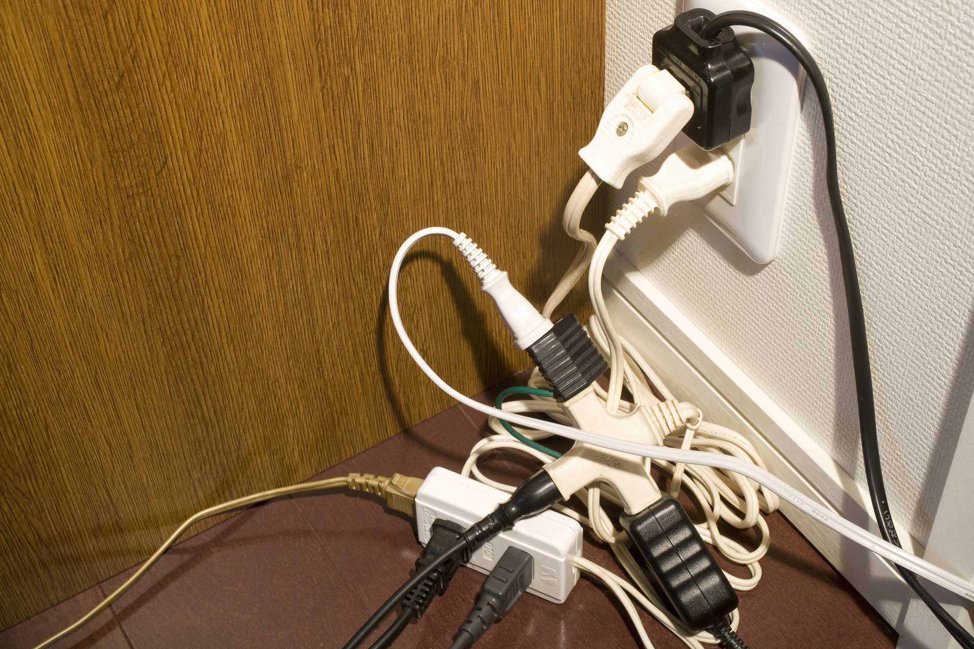 家電製品のコードのねじれを直す。今すぐすべてコードをチェックしよう。 | 気晴らし・暇つぶしの100の方法 | HAPPY LIFESTYLE