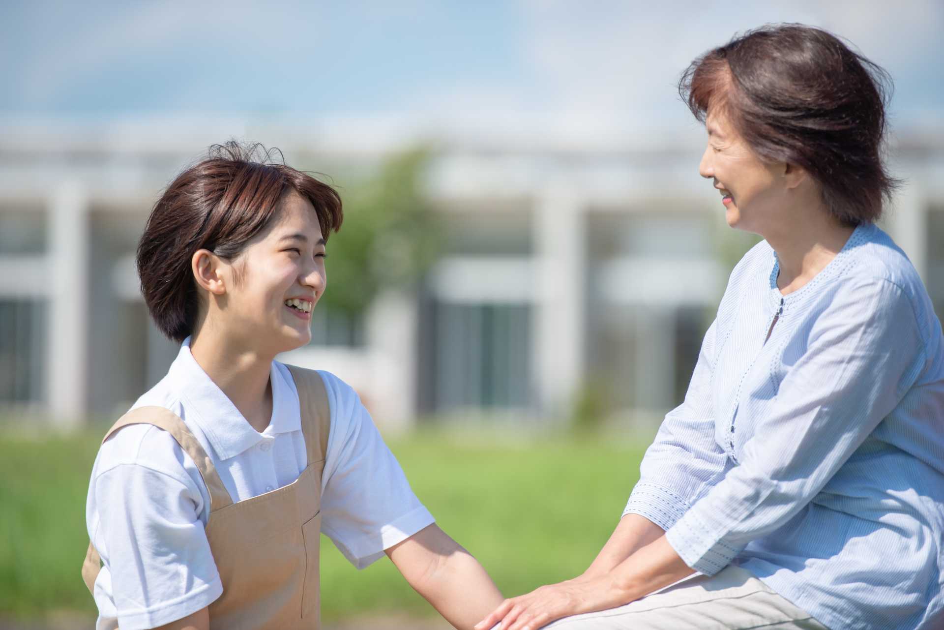 大変そうな人を見て「大変そうですね」と話しかけるだけでいい。 気が利く人になる30の方法 HAPPY