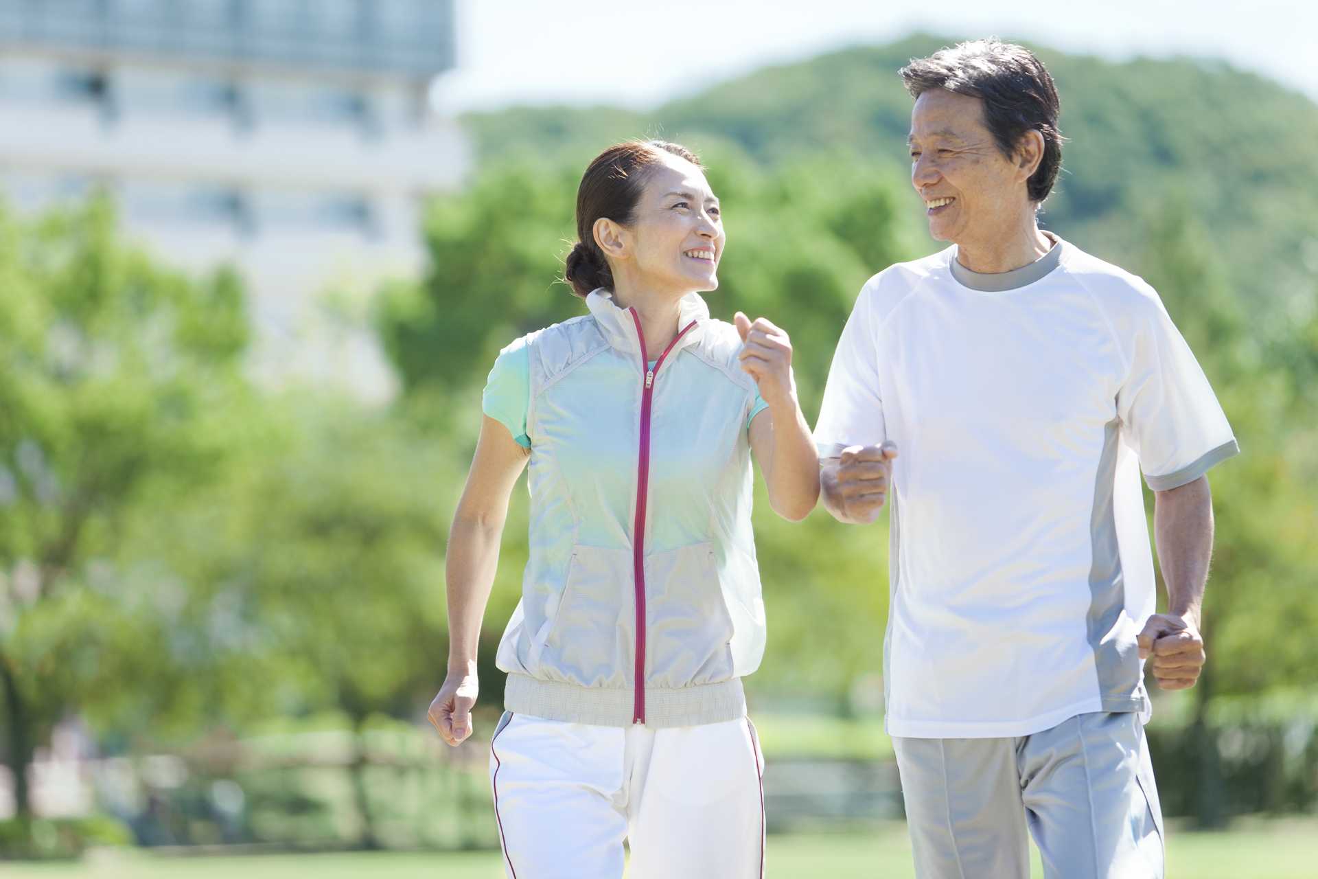 年を取るにつれて、運動量は増やさなければいけない。 | 健康のためになる30の散歩術