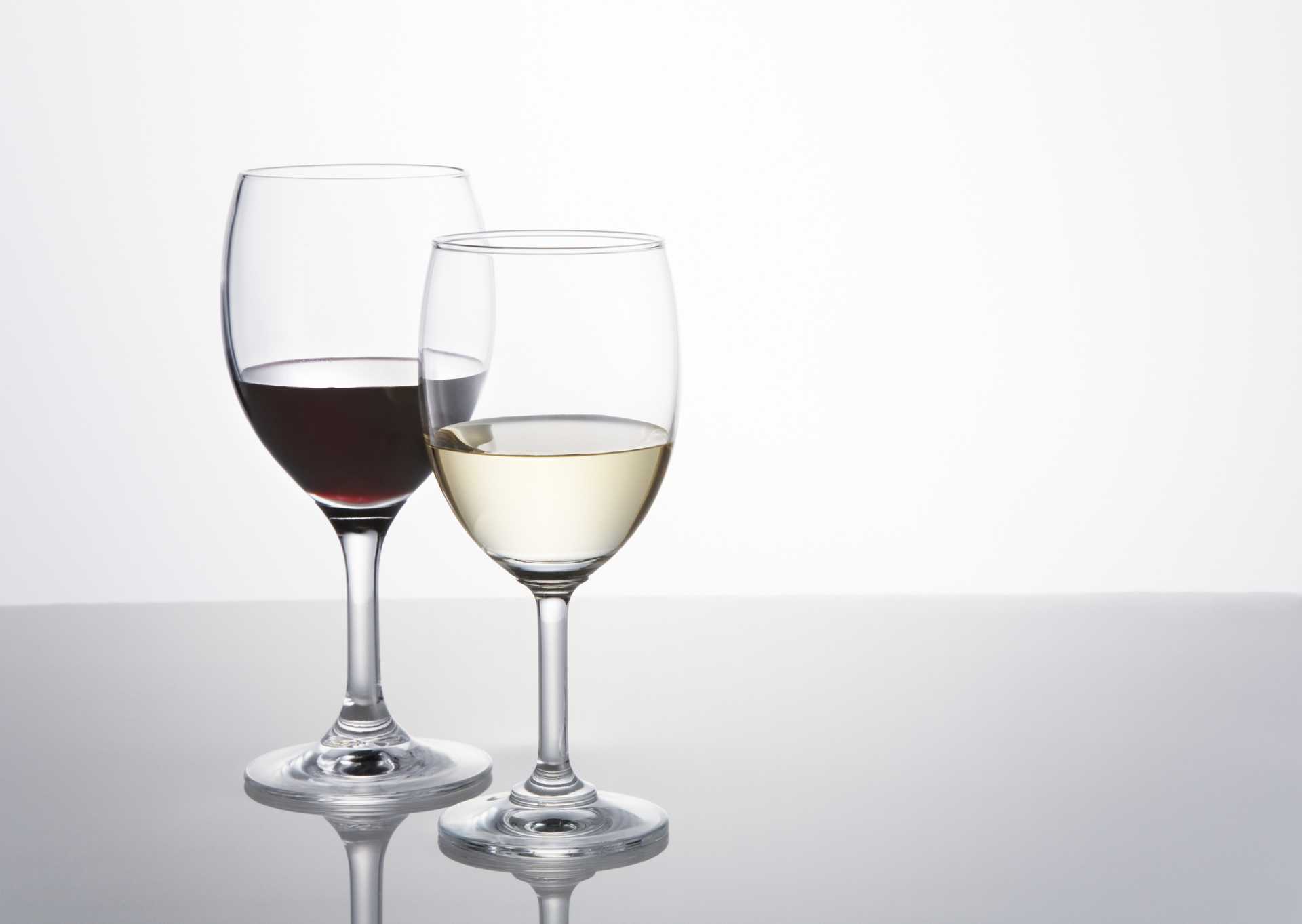 なぜ 白ワイン用グラスより 赤ワイン用グラスのほうが大きいのか ワインの30の基本知識 Happy Lifestyle