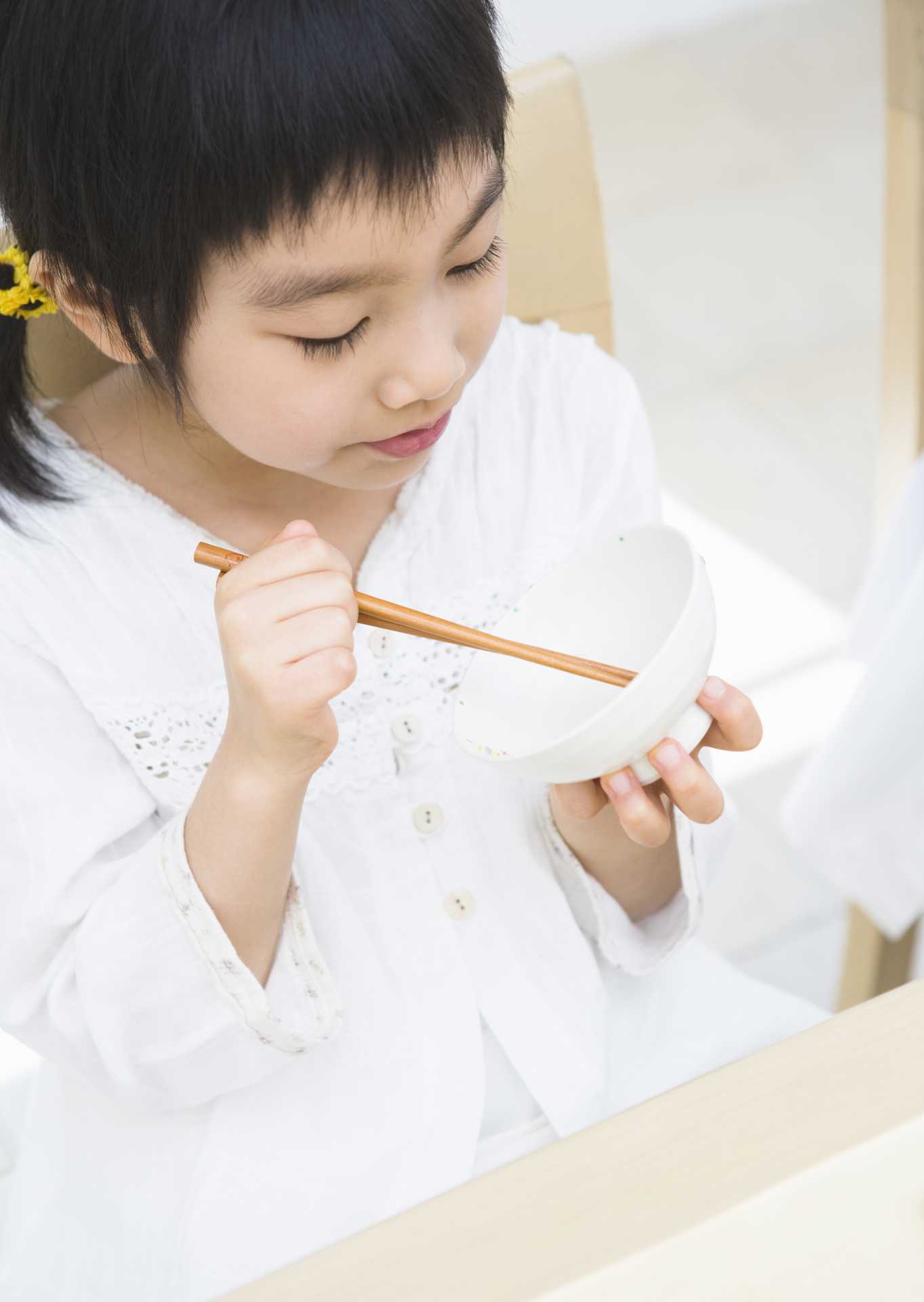 日本人の手先の器用さは、箸の文化が作った。 和食の30の食事マナー HAPPY LIFESTYLE