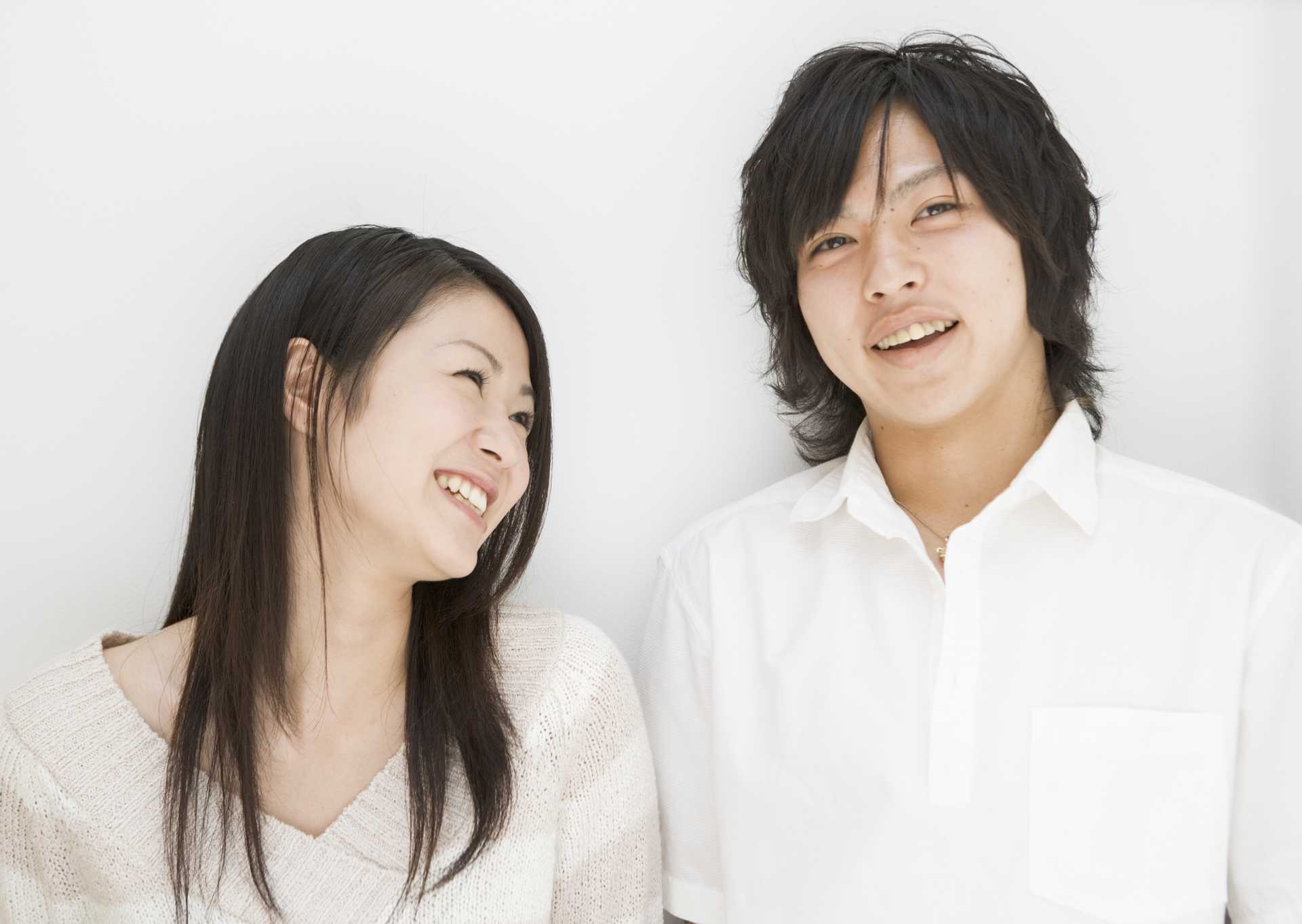 男性は女性からの視線を感じると 好かれている と思い始める 男をうまく操る30の方法 Happy Lifestyle