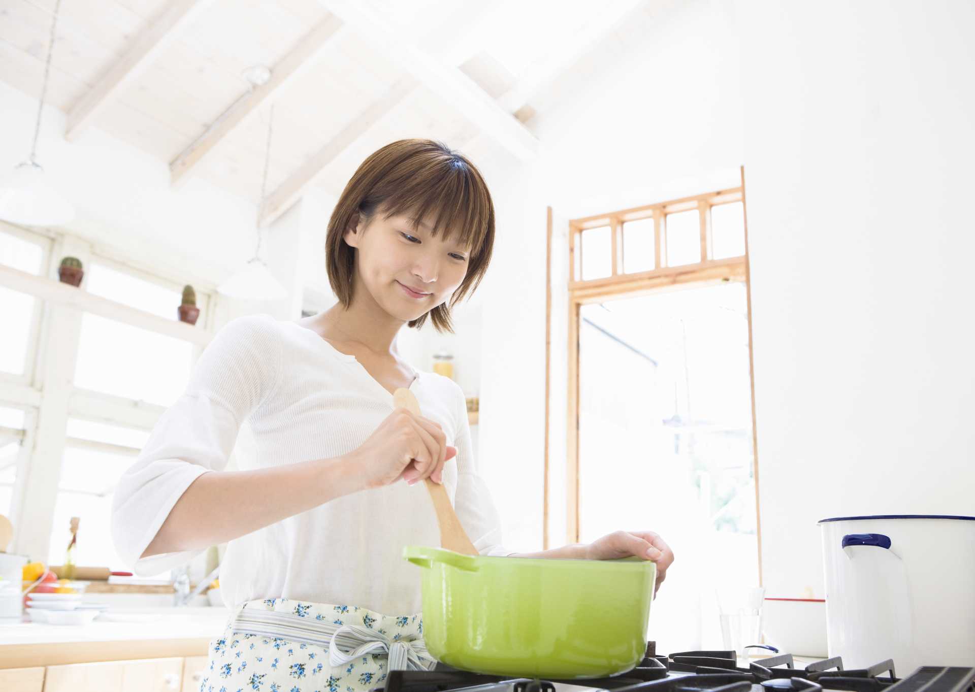 料理上手と人付き合い上手は、比例する。 自立したかっこいい女になる30の方法 HAPPY LIFESTYLE